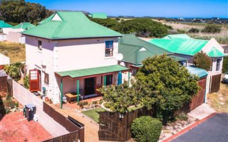 2 Bedroom House in Milkwood Park