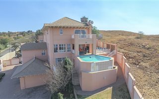 5 Bedroom House in Northcliff