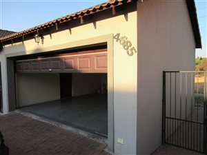 3 Bed Townhouse in Thatchfield