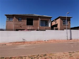 3 Bed House in Naledi