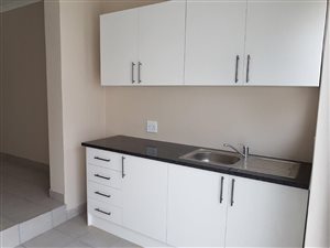 1 Bed Garden Cottage in Richmond Hill