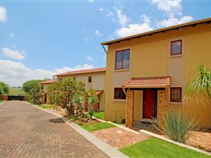 2 Bed Townhouse in Ruimsig