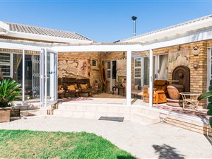 4 Bed House in Hartenbos