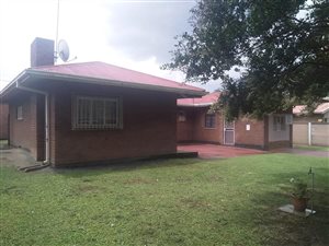 8 Bed House in Vanderbijlpark CW4