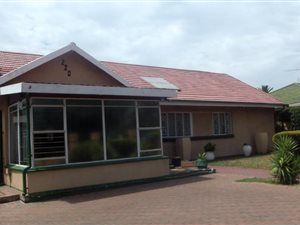 3 Bed House in Robertsham