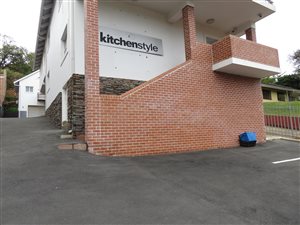 300 m² Commercial space in Park Hill