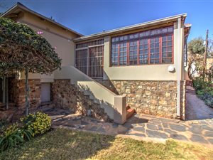 3 Bed House in Kensington