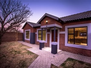 2 Bed Townhouse in Heuwelsig