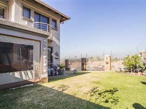 3 Bed House in Bergtuin