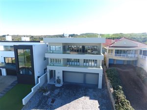 4 Bed House in Stilbaai