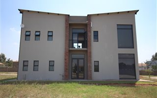 115 m² Office Space in Newmark Estate