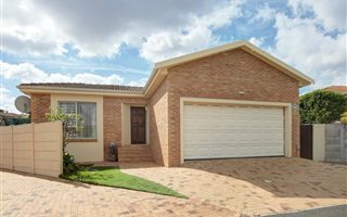 3 Bedroom Townhouse in Sonstraal Heights