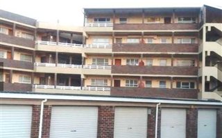 1 Bedroom Apartment in Athlone Park