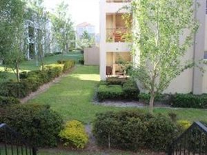 2 Bed Apartment in Vredekloof East