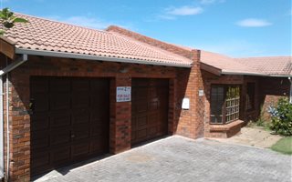 3 Bedroom House in Blue Horizon Bay