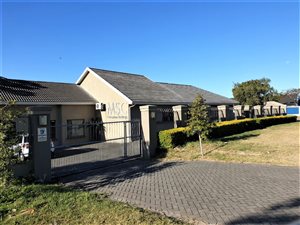 462 m² Office Space in Beacon Bay