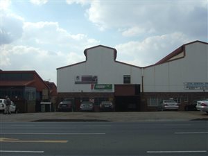 950 m² Commercial space in Delville