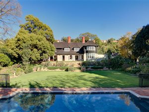 5 Bed House in Westcliff