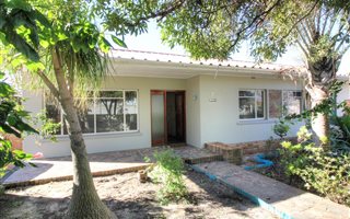 4 Bedroom House in De Zoete Inval