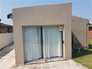 1 Bedroom Garden Cottage in Park Rynie