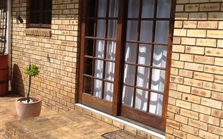 1 Bedroom Garden Cottage in Edenglen
