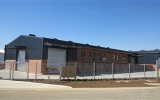 1550 m² Industrial space in Willow Park Manor