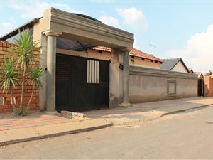 3 Bed House in Dobsonville