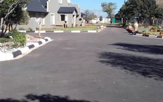 1000 m² Commercial space in Petit