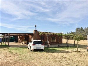 4.6 ha Farm with House in Walkers Fruit Farms