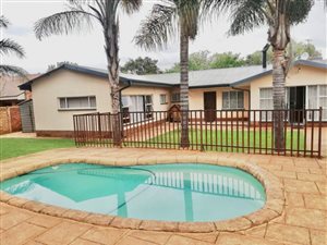 4 Bed House in Valhalla