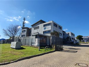 1800 m² Commercial space in Halfway House