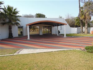 4 Bed House in Flamingo Park