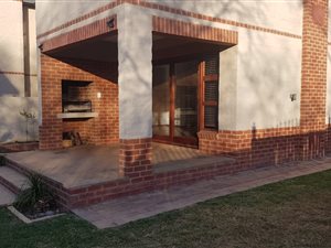 3 Bed House in Candlewoods Estate