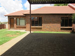 2 Bed Townhouse in Langenhoven Park
