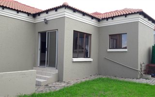 3 Bedroom Townhouse in Seekoeiwater AH