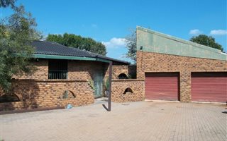 4 ha Farm in Walkers Fruit Farms