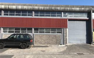 400 m² Industrial space in Retreat