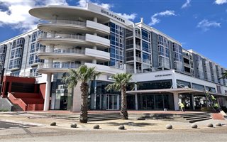 1 Bedroom Apartment in Waterfront
