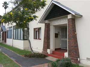 2 Bed Apartment in Bergvliet
