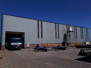 3000 m² Industrial space in Roodekop