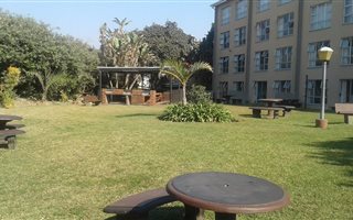 2 Bedroom Apartment in Freeland Park