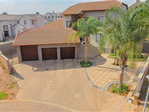 4 Bedroom House in Rietvlei Ridge Country Estate
