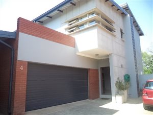 4 Bed Townhouse in Waterkloof Ridge