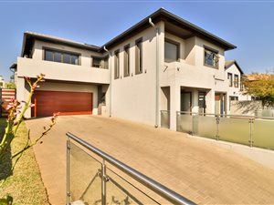 4 Bed House in Boardwalk