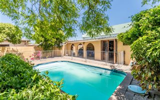 2 Bedroom House in Claremont