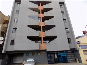4 Bed Apartment in Johannesburg Central and CBD