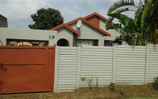 3 Bedroom House in Olievenhoutbos
