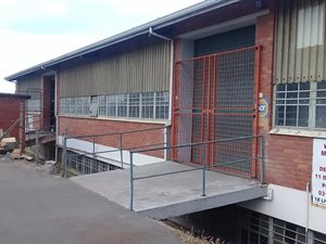 330 m² Industrial space in New Germany