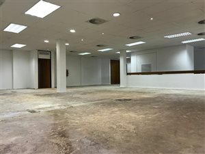 1200 m² Commercial space in East Lynne