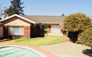 4 Bedroom House in Monument Heights